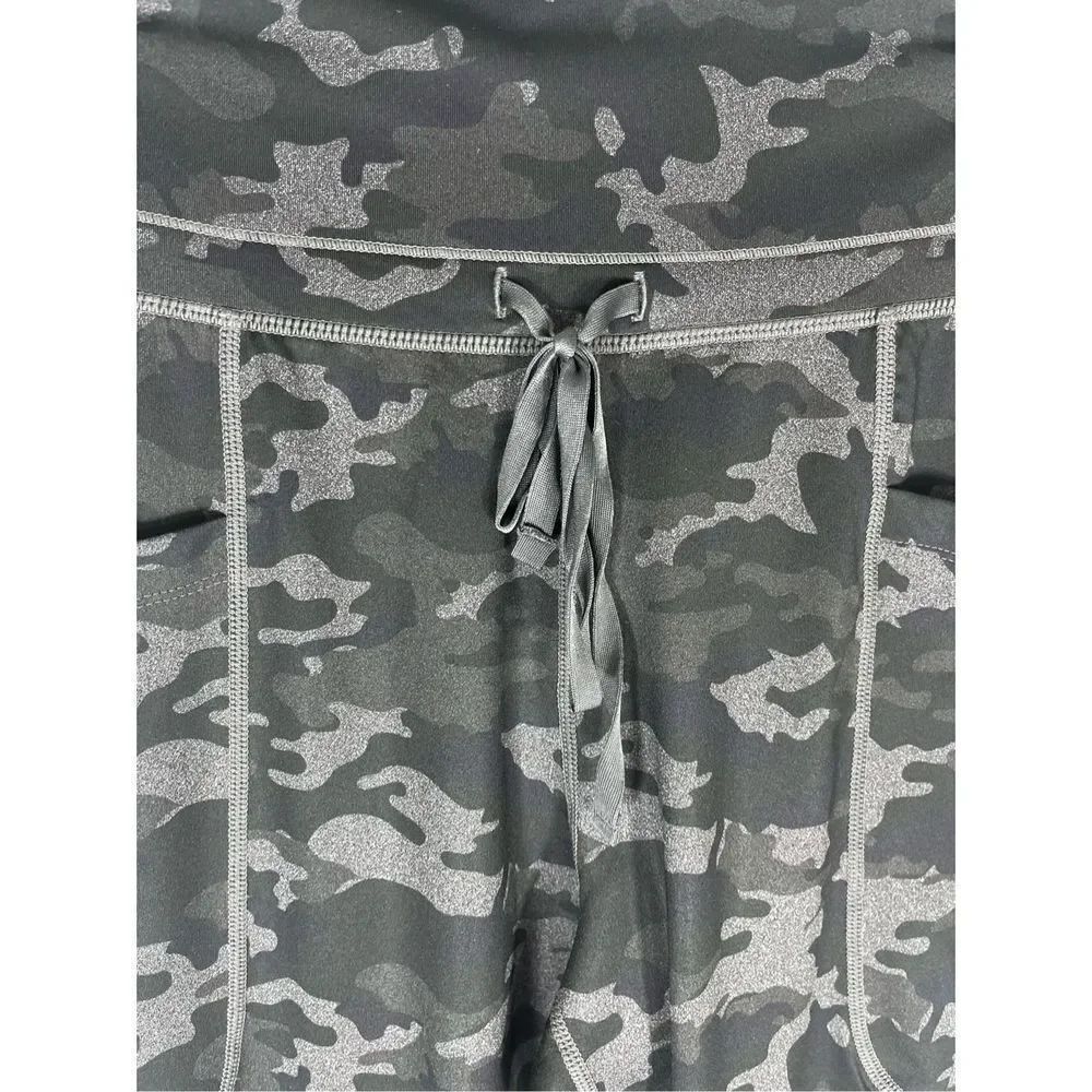 Fabletics camo jogger pants - Picture 5 of 7